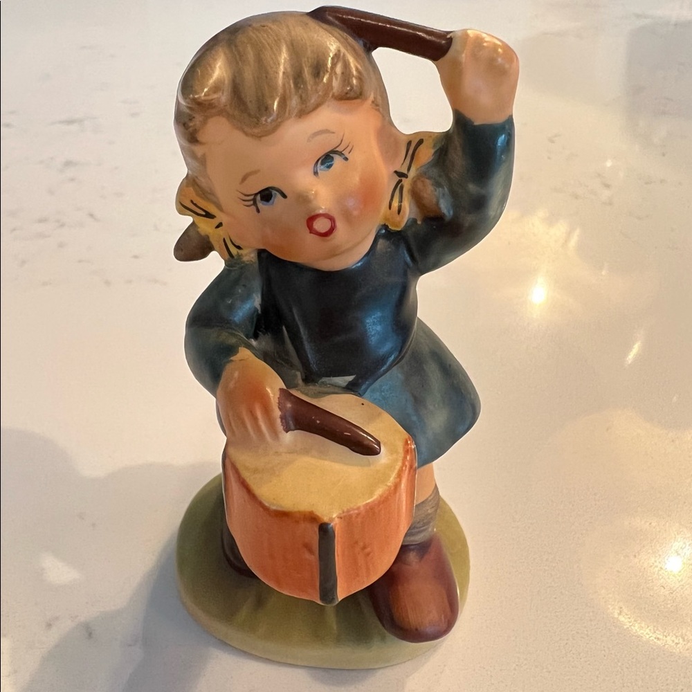 Vintage Napcoware Hummel